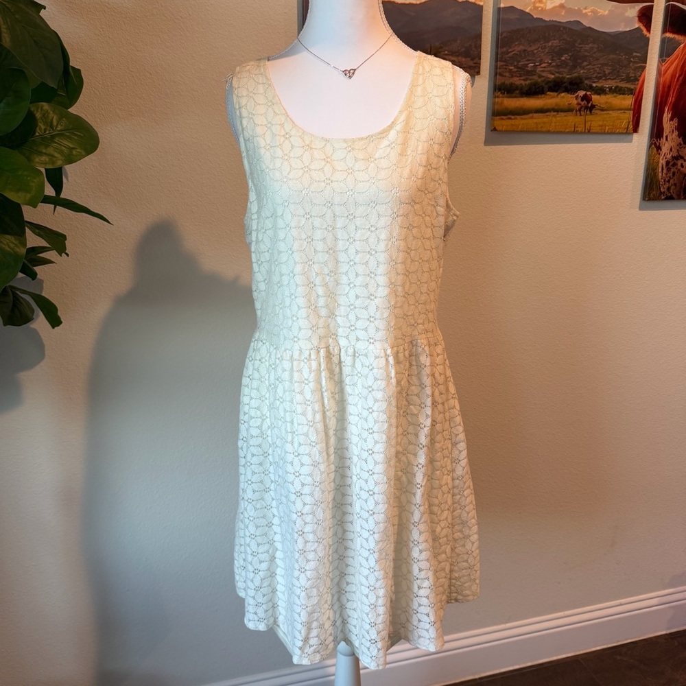 Elegant Cream Sleeveless Dress